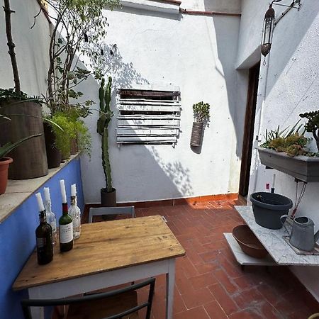 Habitacion Privada, Casa Compartida Con Pareja Private Room, Shared House With A Couple Барселона Екстериор снимка